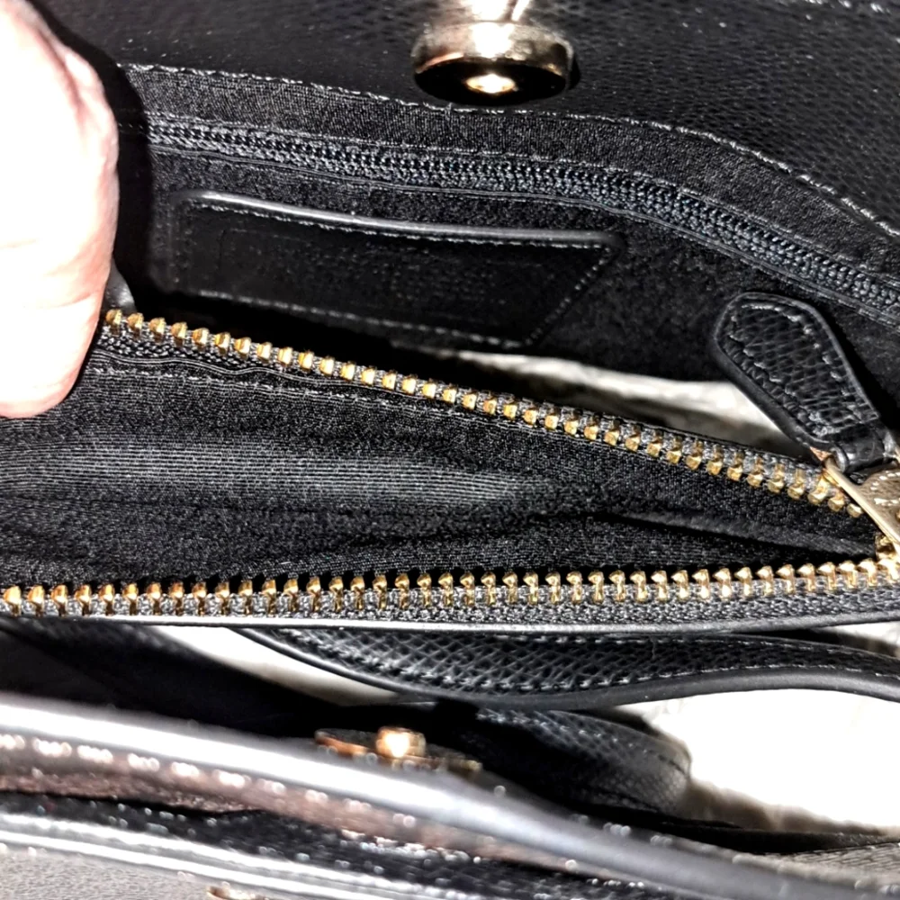 Coach Classic Signature Bag - Picture 8 of 10